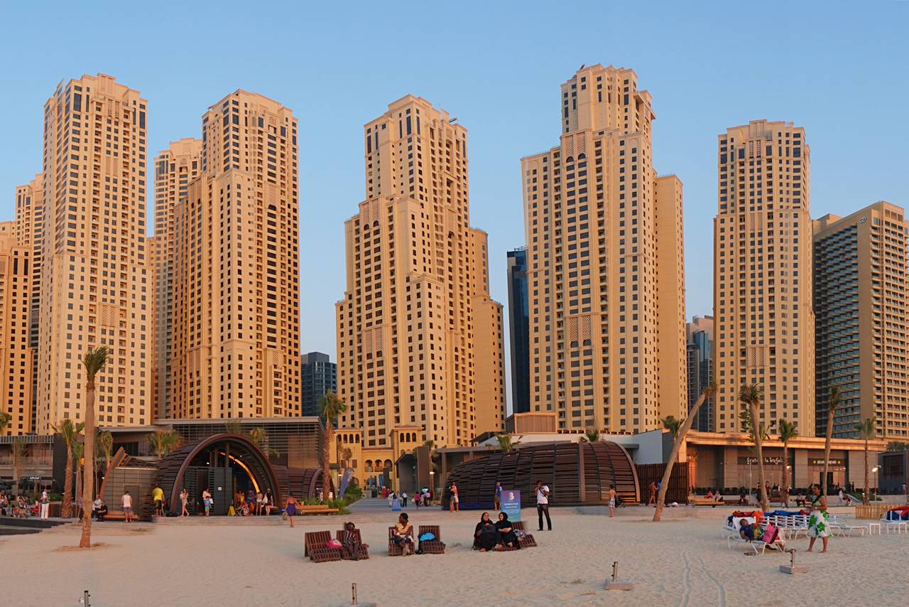 Что лучше – арендовать или купить в Дубае?